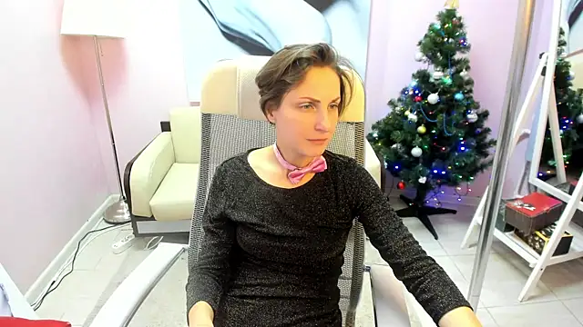 Snapshot of AuroraScript chatting on 1, 1, 2025 AuroraScript online show from 1, 1, 2025