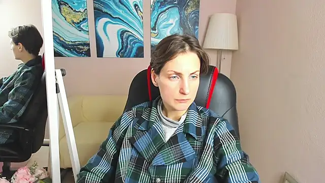 Snapshot of AuroraScript chatting on 8, 2, 2025 AuroraScript online show from 8, 2, 2025