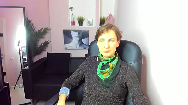 Snapshot of AuroraScript chatting on 22, 2, 2025 AuroraScript online show from 22, 2, 2025