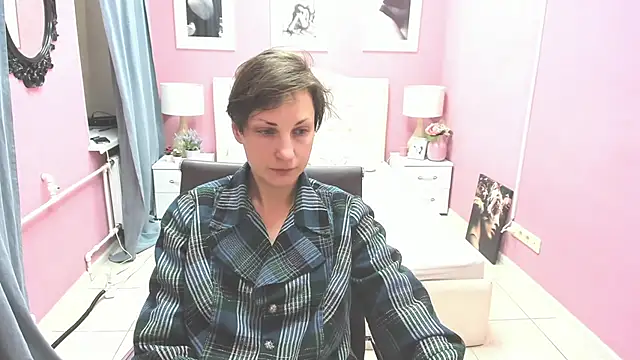 Snapshot of AuroraScript chatting on 9, 3, 2025 AuroraScript online show from 9, 3, 2025