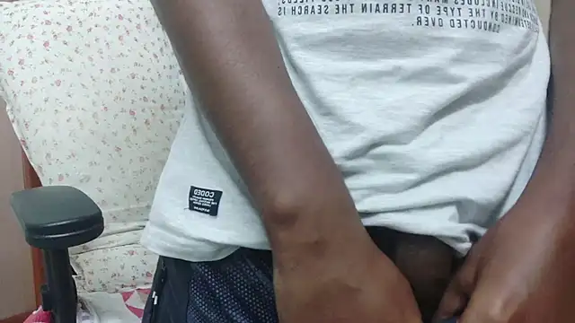 Snapshot of Awesomehotboy chatting on 28, 11, 2025 Awesomehotboy online show from 28, 11, 2025