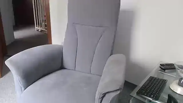 Snapshot of ak616263 chatting on 4, 11, 2025 ak616263 online show from 4, 11, 2025