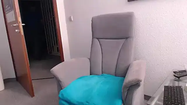 Snapshot of ak616263 chatting on 12, 11, 2025 ak616263 online show from 12, 11, 2025