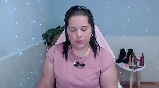 kiara scottt online show from 7, 1, 2025