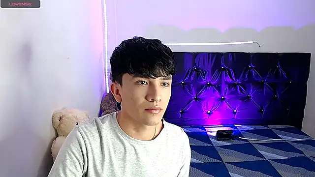 Snapshot of benji_hoter chatting on 18, 10, 2025 benji hoter online show from 18, 10, 2025