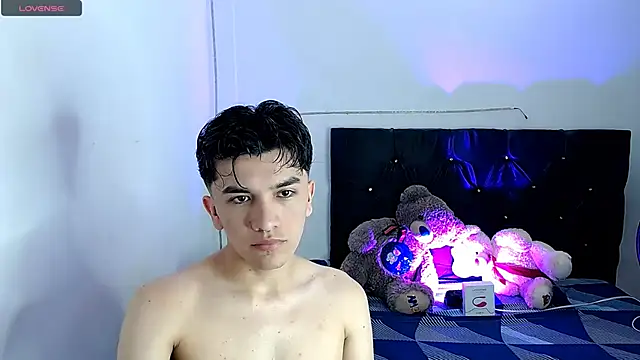 Snapshot of benji_hoter chatting on 21, 10, 2025 benji hoter online show from 21, 10, 2025