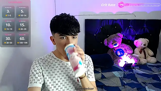 Snapshot of benji_hoter chatting on 23, 10, 2025 benji hoter online show from 23, 10, 2025