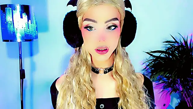 Snapshot of dollswit01 chatting on 8, 1, 2026 dollswit01 online show from 8, 1, 2026