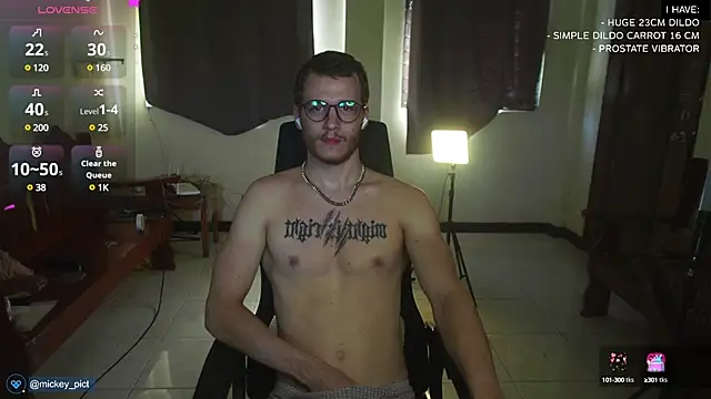 Snapshot of mickeypict chatting on 10, 12, 2024 mickeypict online show from 10, 12, 2024