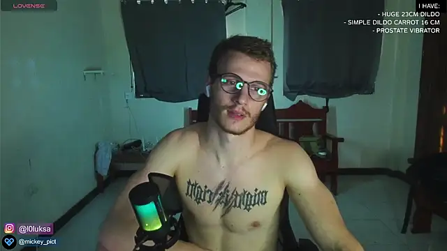 Snapshot of mickeypict chatting on 1, 1, 2025 mickeypict online show from 1, 1, 2025