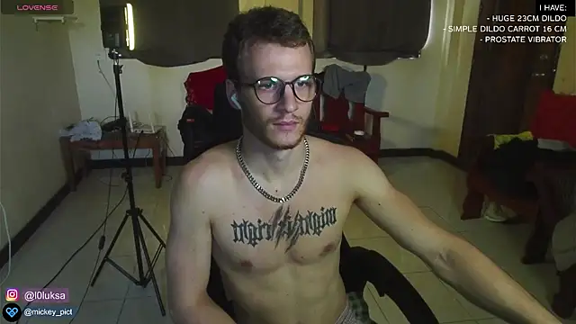 Snapshot of mickeypict chatting on 14, 1, 2025 mickeypict online show from 14, 1, 2025