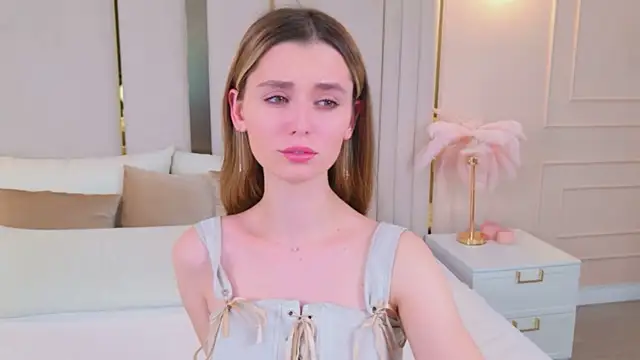 Snapshot of MarybethSnow chatting on 19, 11, 2025 MarybethSnow online show from 19, 11, 2025