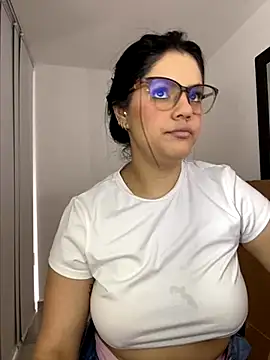 Snapshot of kimberlyhills1 chatting on 14, 11, 2025 kimberlyhills1 online show from 14, 11, 2025