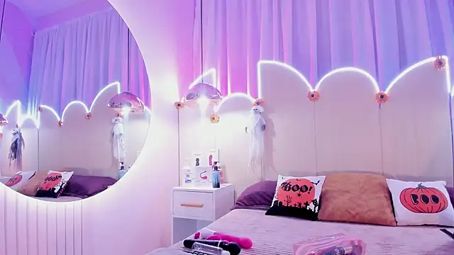 Snapshot of Laurentdupont04 chatting on 12, 10, 2025 Laurentdupont04 online show from 12, 10, 2025