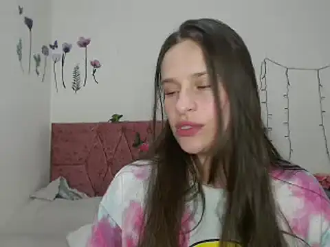 Snapshot of Serenity chatting on 5, 1, 2025 Serenity online show from 5, 1, 2025