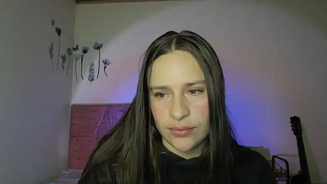 Snapshot of Serenity chatting on 6, 11, 2025 Serenity online show from 6, 11, 2025