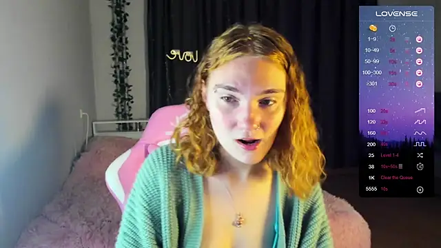 ReddHotPipper online show from 4, 12, 2024