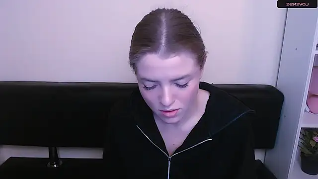 Snapshot of MissOliviaa_ chatting on 3, 1, 2025 MissOliviaa  online show from 3, 1, 2025