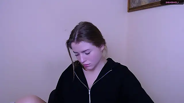 Snapshot of MissOliviaa_ chatting on 18, 1, 2025 MissOliviaa  online show from 18, 1, 2025