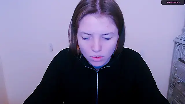 Snapshot of MissOliviaa_ chatting on 1, 2, 2025 MissOliviaa  online show from 1, 2, 2025