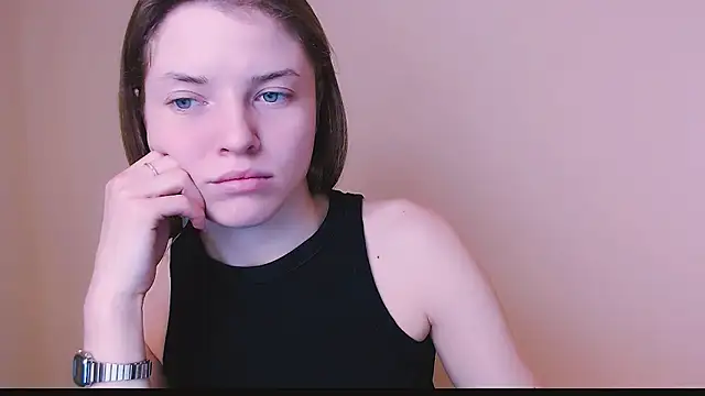 Snapshot of MissOliviaa_ chatting on 7, 2, 2025 MissOliviaa  online show from 7, 2, 2025