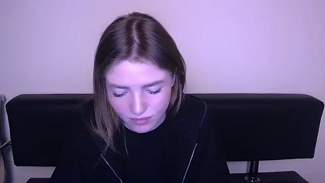 Snapshot of MissOliviaa_ chatting on 19, 2, 2025 MissOliviaa  online show from 19, 2, 2025