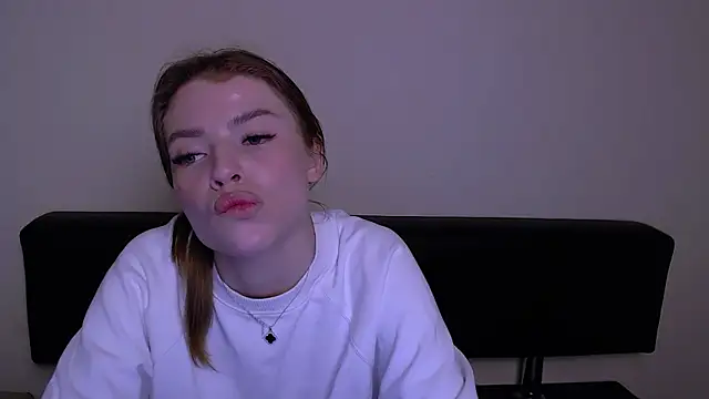 Snapshot of MissOliviaa_ chatting on 5, 3, 2025 MissOliviaa  online show from 5, 3, 2025