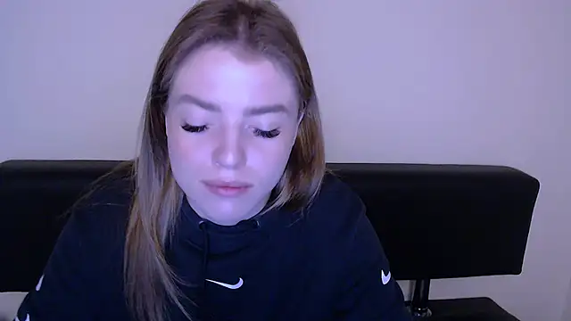 Snapshot of MissOliviaa_ chatting on 6, 3, 2025 MissOliviaa  online show from 6, 3, 2025