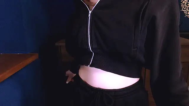 Snapshot of MissOliviaa_ chatting on 6, 11, 2025 MissOliviaa online show from 6, 11, 2025