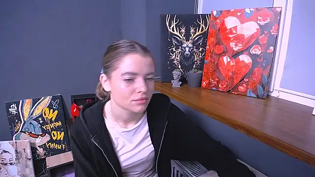 Snapshot of MissOliviaa_ chatting on 15, 11, 2025 MissOliviaa online show from 15, 11, 2025