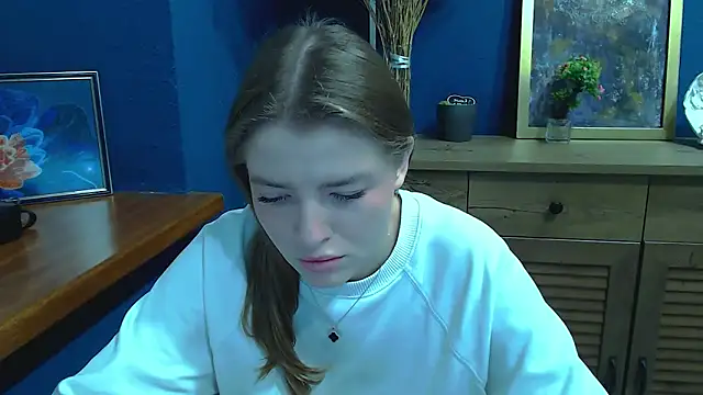 Snapshot of MissOliviaa_ chatting on 5, 12, 2025 MissOliviaa online show from 5, 12, 2025