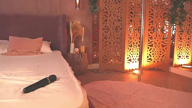 Smiley Mia online show from 3, 2, 2026