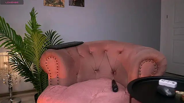 Snapshot of SerenaGrantt chatting on 25, 10, 2025 SerenaGrantt online show from 25, 10, 2025