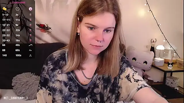 Snapshot of Moona_xx chatting on 8, 12, 2024 Moona xx online show from 8, 12, 2024