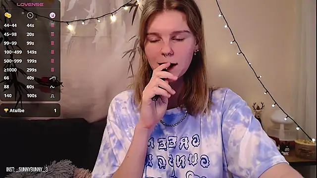 Snapshot of Moona_xx chatting on 15, 12, 2024 Moona xx online show from 15, 12, 2024