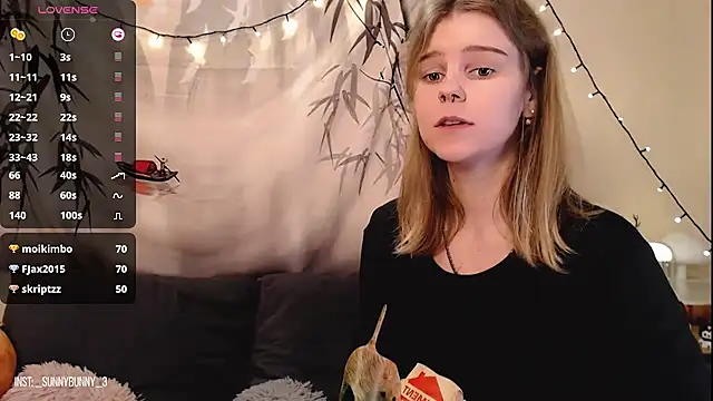 Snapshot of Moona_xx chatting on 27, 12, 2024 Moona xx online show from 27, 12, 2024