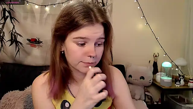 Snapshot of Moona_xx chatting on 7, 1, 2025 Moona xx online show from 7, 1, 2025