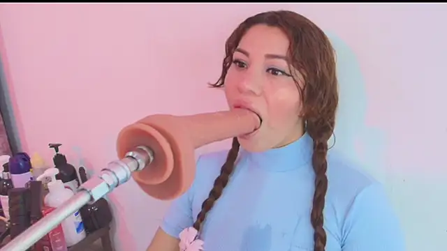 hade cute online show from 6, 12, 2024