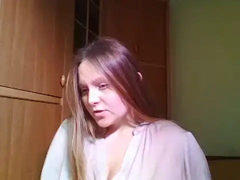 Evasapples online show from 5, 1, 2025