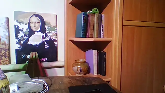 Evasapples online show from 8, 1, 2025