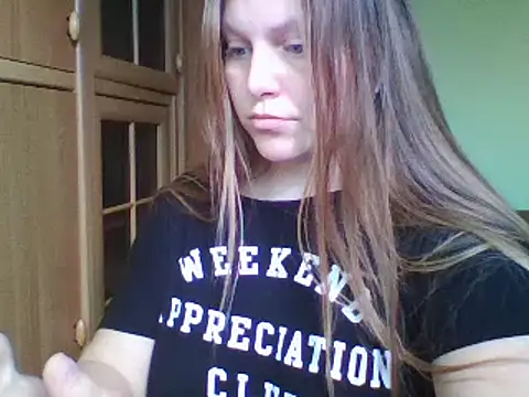 Evasapples online show from 2, 2, 2025