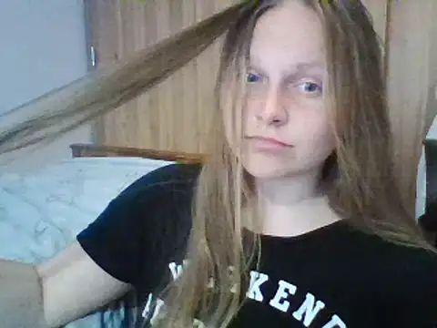 Evasapples online show from 9, 3, 2025