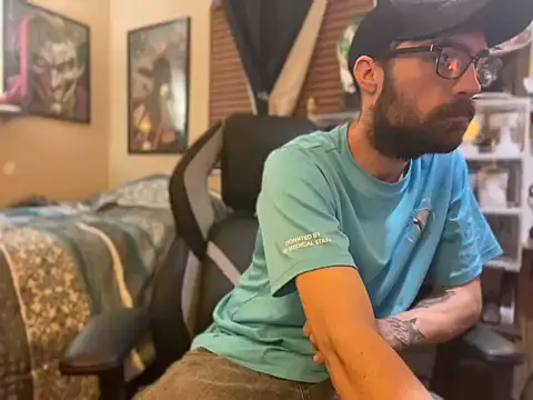 Snapshot of slutty_guy12 chatting on 31, 1, 2025 slutty guy12 online show from 31, 1, 2025