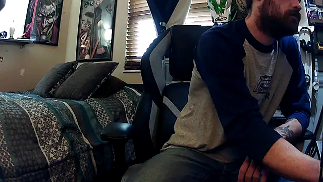 Snapshot of slutty_guy12 chatting on 31, 1, 2025 slutty guy12 online show from 31, 1, 2025