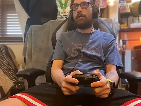 Snapshot of slutty_guy12 chatting on 11, 2, 2025 slutty guy12 online show from 11, 2, 2025