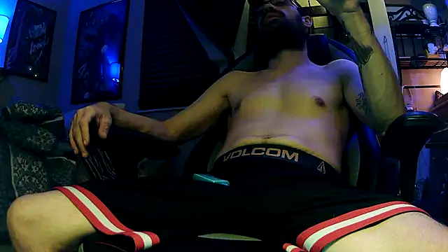 Snapshot of slutty_guy12 chatting on 28, 2, 2025 slutty guy12 online show from 28, 2, 2025