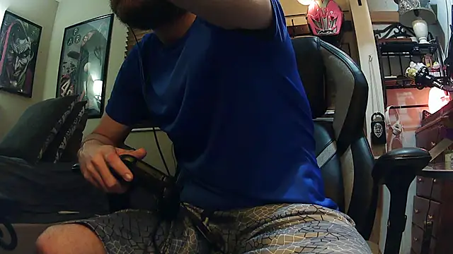 Snapshot of slutty_guy12 chatting on 5, 3, 2025 slutty guy12 online show from 5, 3, 2025