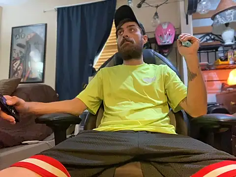 Snapshot of slutty_guy12 chatting on 21, 3, 2025 slutty guy12 online show from 21, 3, 2025