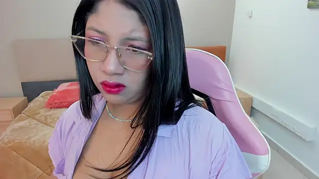 estrella bigboobs14 online show from 23, 1, 2025