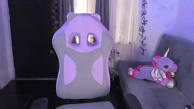 Snapshot of DannielaFerrer chatting on 21, 11, 2025 DannielaFerrer online show from 21, 11, 2025